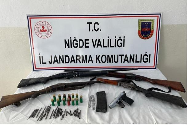Niğde’de ruhsatsız silah operasyonu: 2 gözaltı