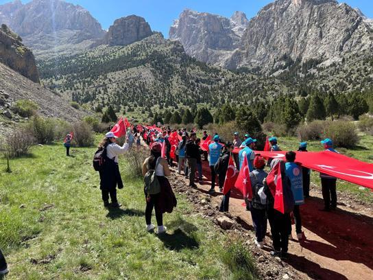 Cumhuriyetin 102'nci yılı Emler Zirvesi'nde kutlanıyor