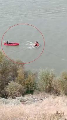 Su seviyesi yükselen nehirde mahsur kalan aile kurtarıldı