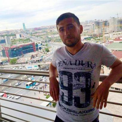 Devrilen traktörün altında kalan sürücü hayatını kaybetti