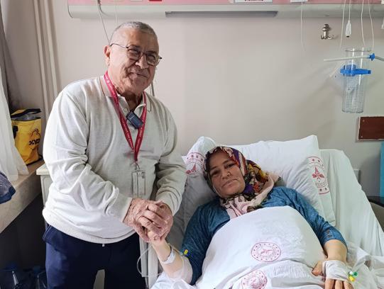 Karnından 8,5 kiloluk kitle çıkarıldı