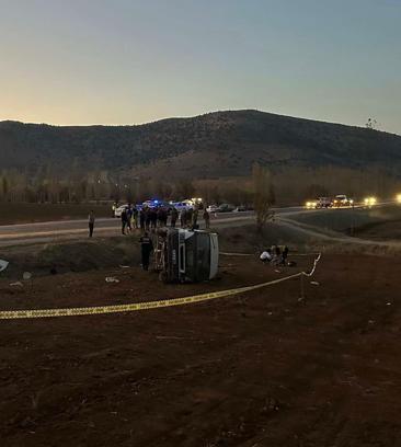 Kahramanmaraş’ta işçi servisi devrildi: 2 ölü, 7 yaralı