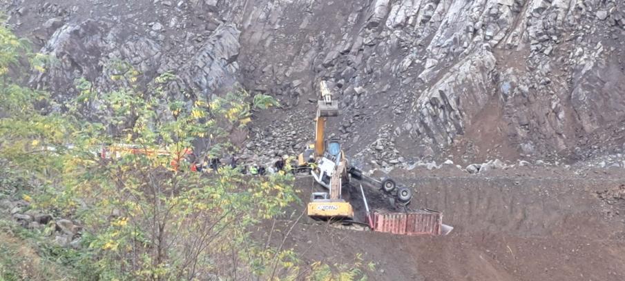 Ordu'da maden ocağında devrilen kamyonun sürücü hayatını kaybetti