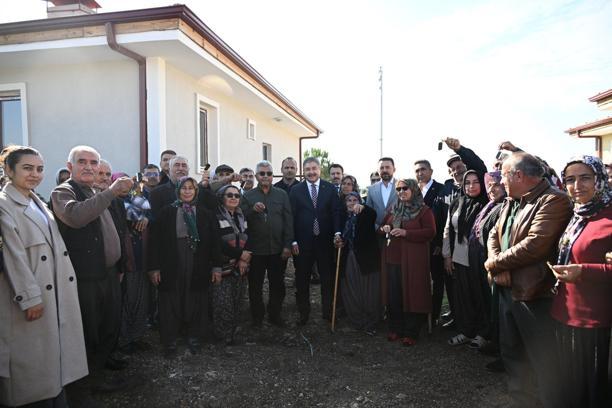 Osmaniye’de 12 köy deprem konutunun anahtarları hak sahiplerine teslim edildi