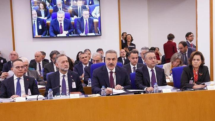 Bakan Fidan: Suriye'de ulusal güvenliğimizin tehdit edilebileceği bir ortama izin vermeyeceğiz