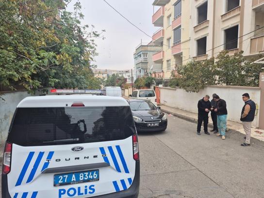 Boşanma aşamasındaki eşini tabancayla vurdu