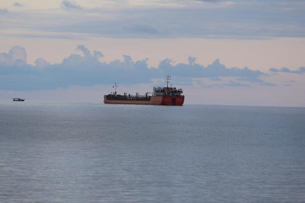 Saldırıya uğrayan ‘MIDVOLGA-2’ isimli gemi Sinop açıklarında bekliyor