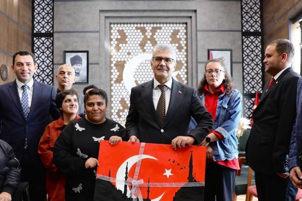Özel gereksinimli vatandaşlardan Vali Çelik’e ziyaret