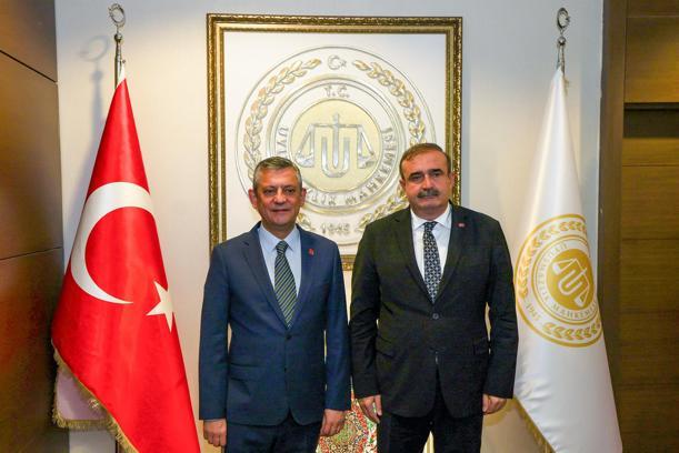 Özgür Özel'den, Uyuşmazlık Mahkemesi Başkanı Güleç'e ziyaret