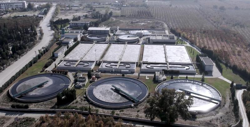 Bu tesiste yıllık 34 milyon metreküp atık su arıtılıp, ayda 1500 ton katı atık geri dönüştürülüyor