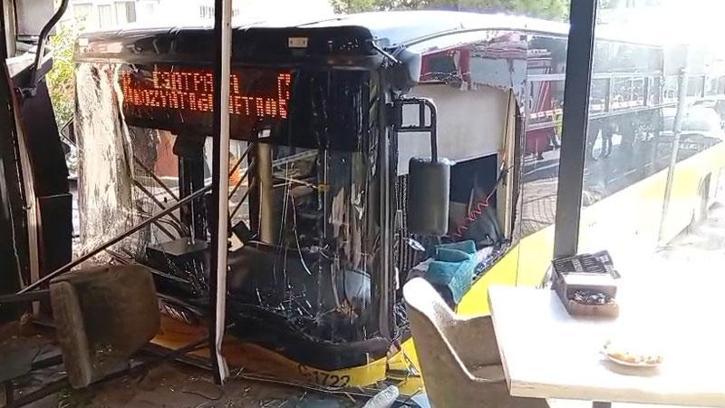 Börekçiye giren İETT otobüsünün şoförü: Fren tutmadı, gaz pedalının takılı kaldığını düşünüyorum