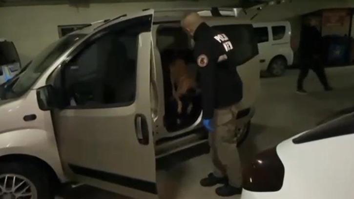 Aracın kapılarına gizlenmiş kokaini 'Pako' buldu