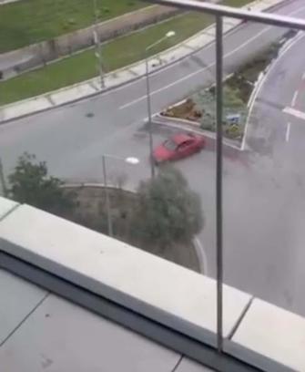 İzmir'de drift yapan sürücü yakalandı; ehliyeti daha önceden iptal edilmiş