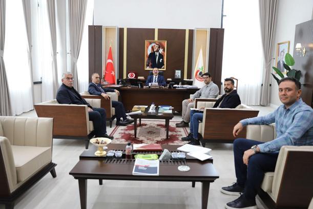 Altınözü’nde konteyner çarşıda açılmayan işyerleri aktif hale getirilecek