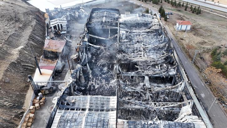 Kimya fabrikasındaki yangın madeni yağ bölümünden çıkmış