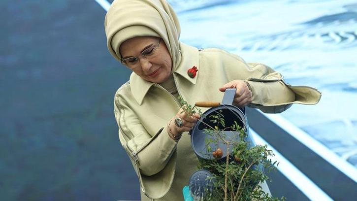 Emine Erdoğan, TOGEM-DER’in ‘Artsın Eksilmesin Dönüşüm Pazarı’nın açılışına katıldı