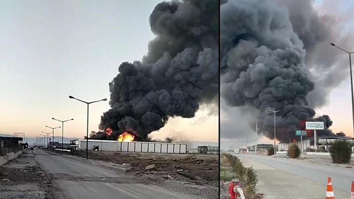 Denizli'de filtre sistemi üretilen fabrikada yangın