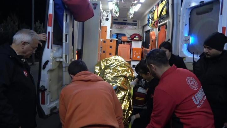 Hasandağı'nda mahsur kalan 2 üniversiteli, askeri helikopterle kurtarıldı