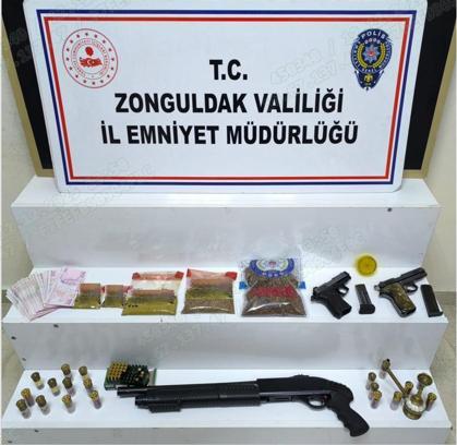 2 sevgili uyuşturucu ile yakalanınca soruşturma genişledi; 5 tutuklama