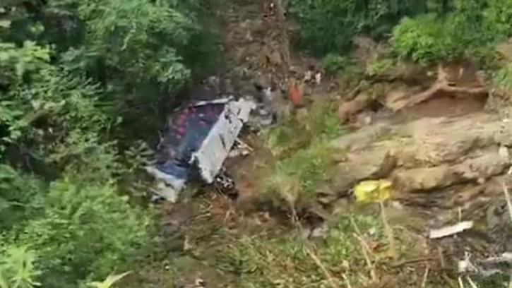 Kolombiya’da otobüs uçuruma yuvarlandı: 17 ölü, 20 yaralı