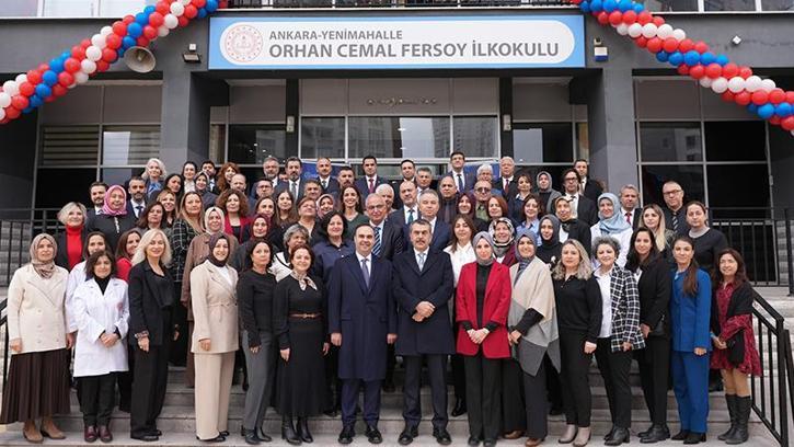 Bakanlar Tekin ve Kacır, 'Türk Malları Haftası'nda öğrencilerle buluştu