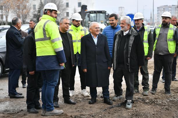 Başkan Büyükkılıç, Kartal Kavşağı alt yapı çalışmalarını inceledi