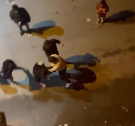 Taksici ile kadınların kavgası kamerada