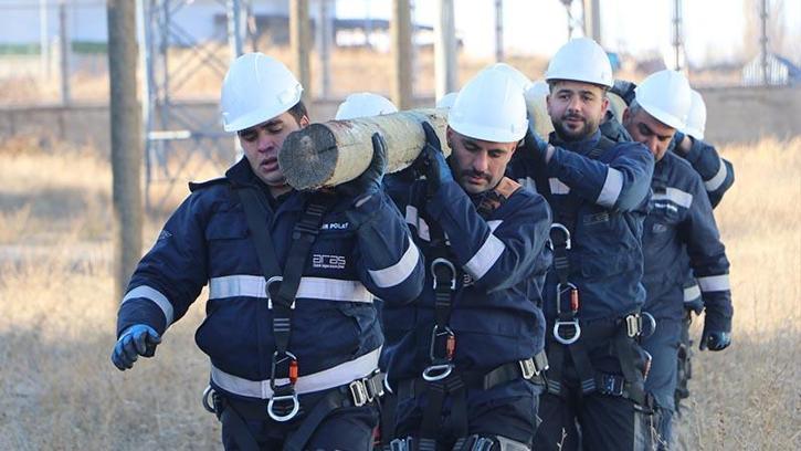 Elektrik işçileri zorlu kışa hazırlanıyor
