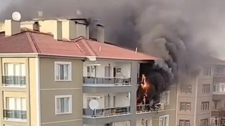 Ankara’da bir apartman dairesinde çıkan yangın endişe yarattı