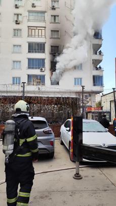 Batman'da apartman dairesinde  çıkan yangın söndürüldü