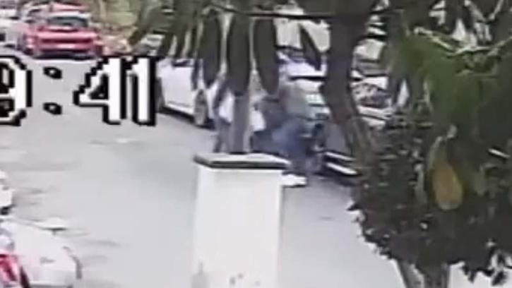 Beykoz'da saldırısına uğradığı eski patronunu arkadaşlarıyla beraber darbetti