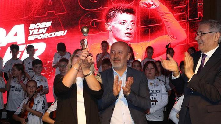 Yılın sporcusu ödülünü alan Arda Güler’in annesi ve ablasından sevinç gözyaşı