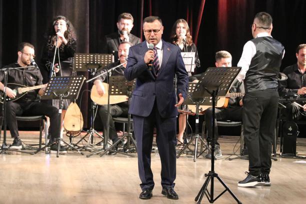 Adliye çalışanlarının kurduğu ritim topluluğu konser verdi; Başsavcı türkü söyledi/Ek fotoğraflar