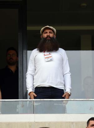 Karşıyaka'da eski yöneticiye vergi şoku