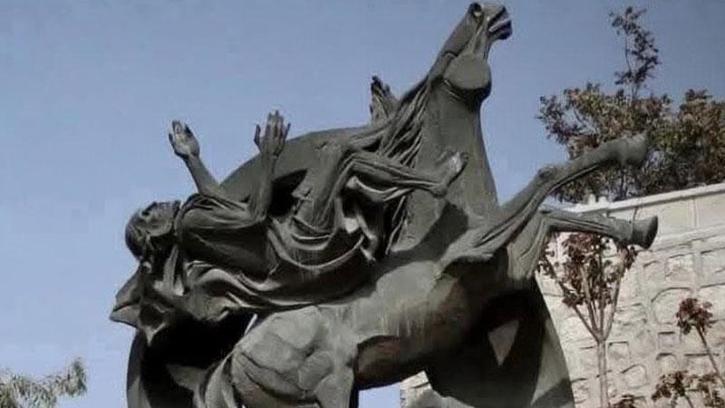 Suriye’de Papa’nın hediye ettiği Aziz Paul heykeli çalındı