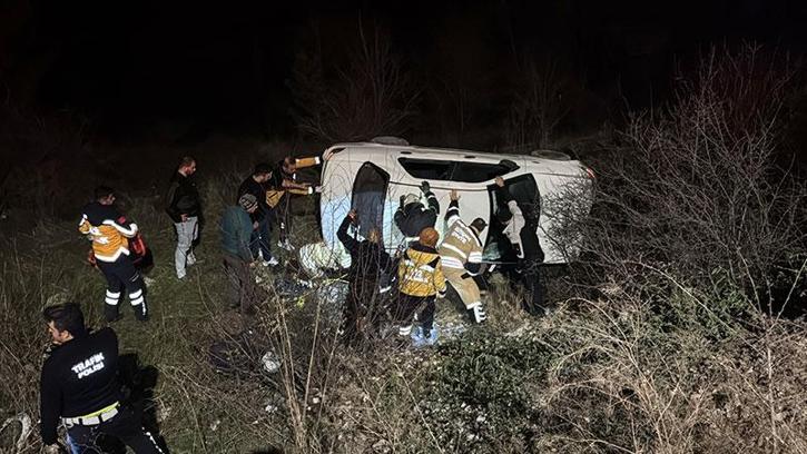 Otomobil şarampole devrildi; 1 yaralı