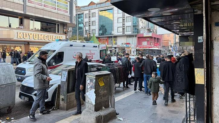 Klima montajı yaparken 2'nci kattan düşerek yaralandı