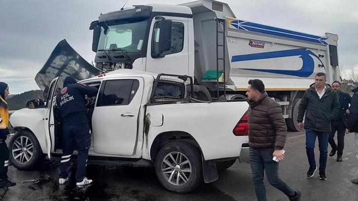 Tokat’ta kamyonet, kamyonla çarpıştı; 1 ölü, 2 yaralı