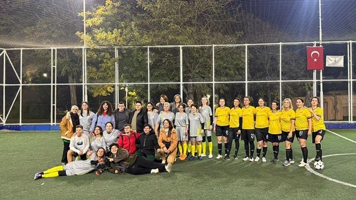 Kadın futbolunda dostluk buluşması
