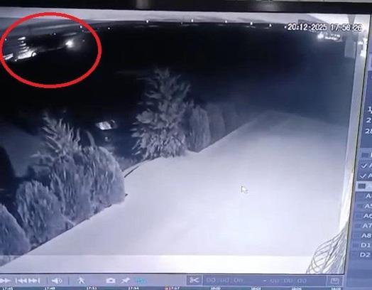 TIR'ın bariyerlere çarptığı kaza kamerada