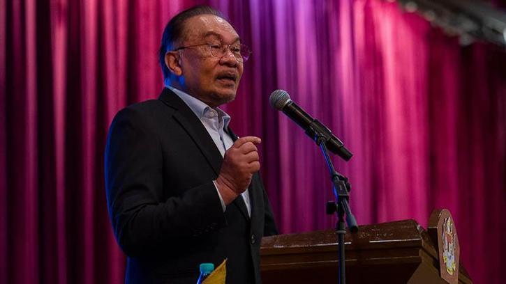 Malezya Başbakanı Enver’den Tayland ve Kamboçya’ya diyalog ve sağduyu çağrısı