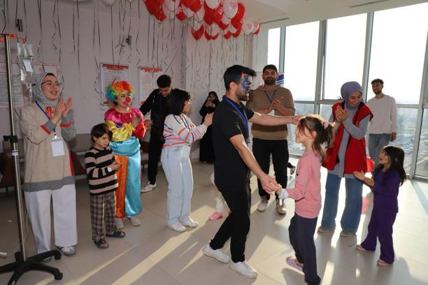 Adıyaman’da tedavi gören çocuklara moral etkinliği
