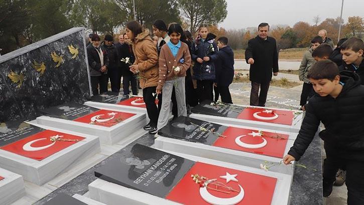 Edirne’de yenilenen ‘Eğitim Şehitleri Anıtı’ törenle açıldı