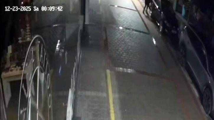 20'ye yakın aracın lastiklerini patlatıp, zararını karşıladı