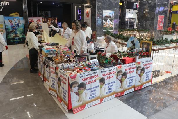 LÖSAM’ın ‘Altın Kız’larından 21. yılbaşı kermesi