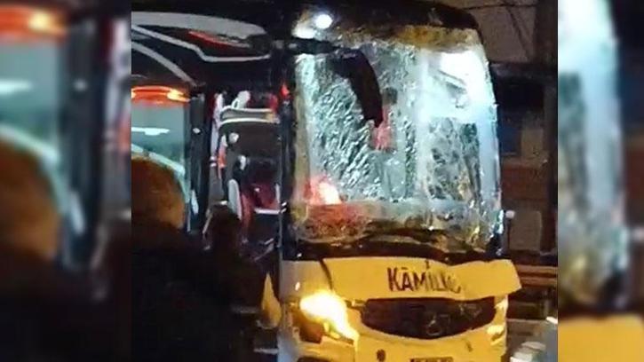 Yolcu otobüsü ile midibüs çarpıştı; 1 yaralı