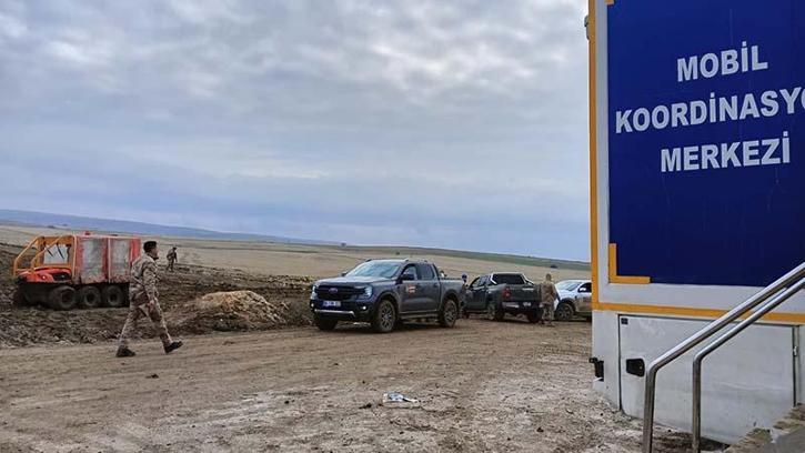 Libya heyetinin öldüğü uçak kazasında enkaz alanında çalışmalar devam etti