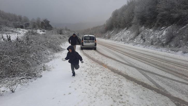 Kastamonu'da kar yağışı nedeniyle 202 köy yolu kapandı