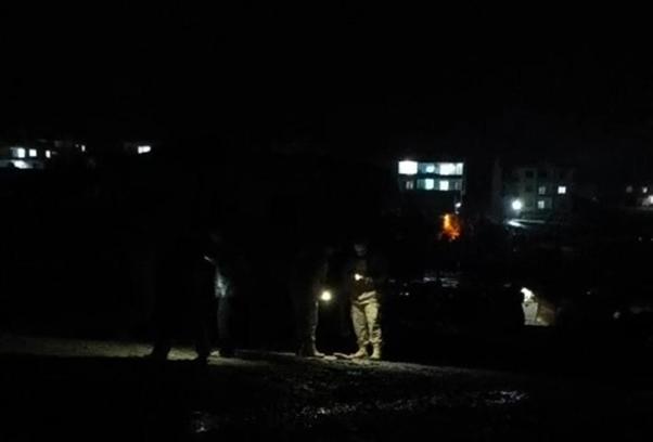 Komşusuna giderken uğradığı silahlı saldırıda ağır yaralandı