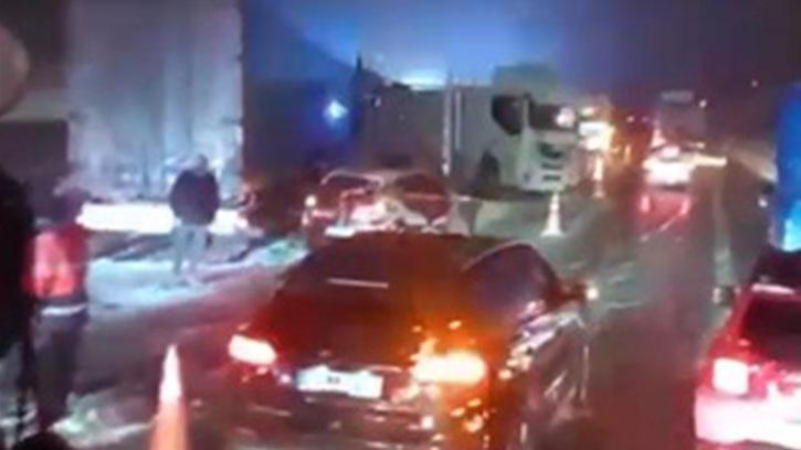 Bolu Dağı Tüneli çıkışında 6 aracın karıştığı zincirleme kaza kamerada